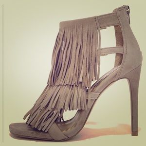 Steve Madden Fringly Sandals